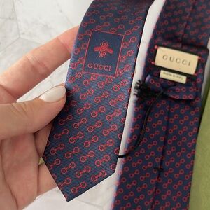 $375 New Authentic GUCCI Navy Blue Tie, Gift Red Signature Horsebit GG Gift